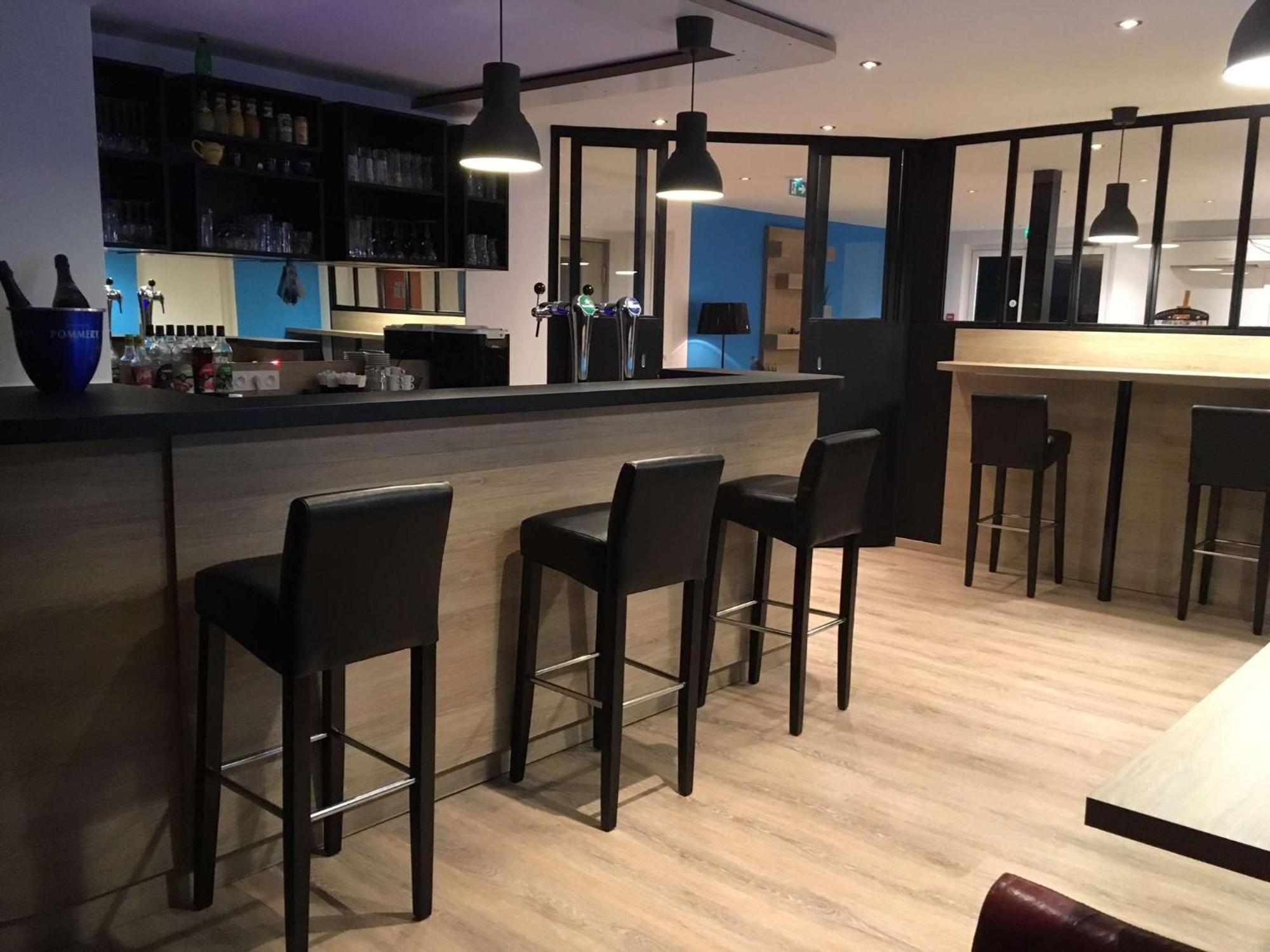 Brit Hotel Salon De Provence Экстерьер фото